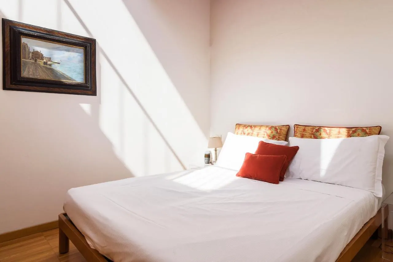 Quattro Passi Dalla Darsena Milánó Apartman